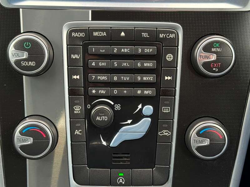 2015 VOLVO XC60 2015 VOLVO XC60