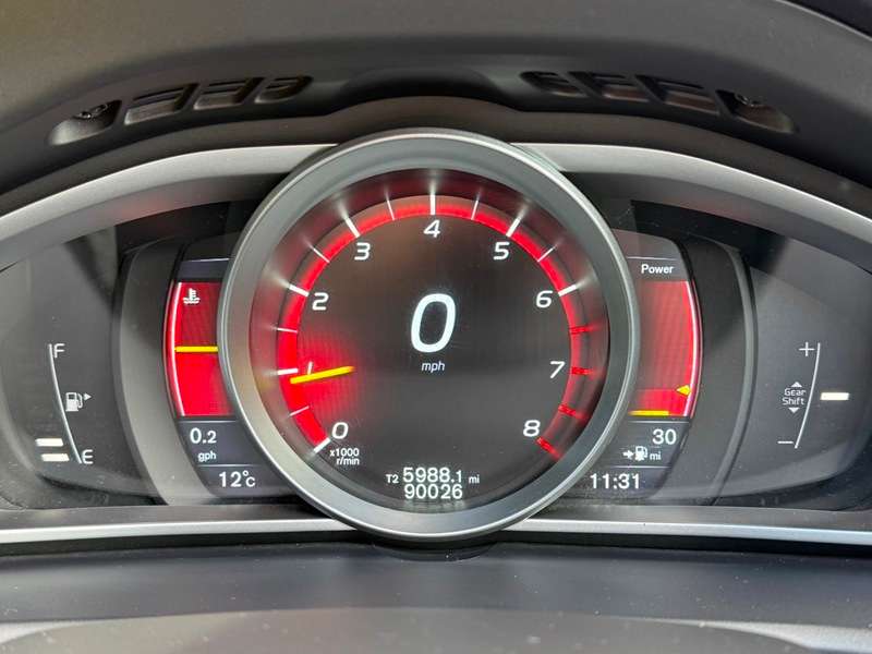 2015 VOLVO V40 2015 VOLVO V40