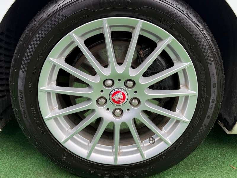 2015 JAGUAR XE 2015 JAGUAR XE