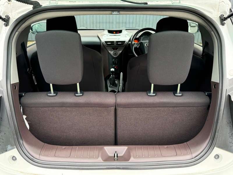 2010 TOYOTA IQ 2010 TOYOTA IQ