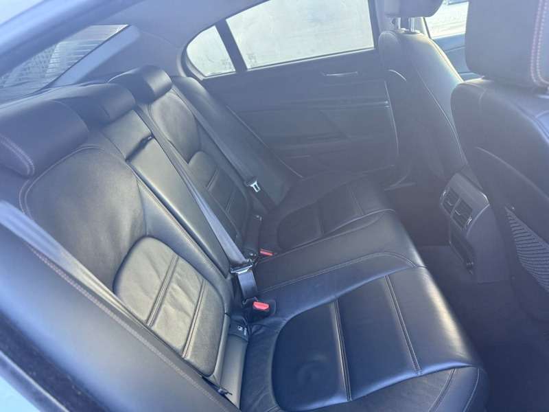 2015 JAGUAR XE 2015 JAGUAR XE