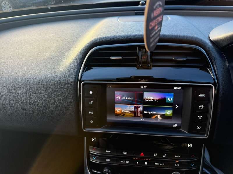 2015 JAGUAR XE 2015 JAGUAR XE