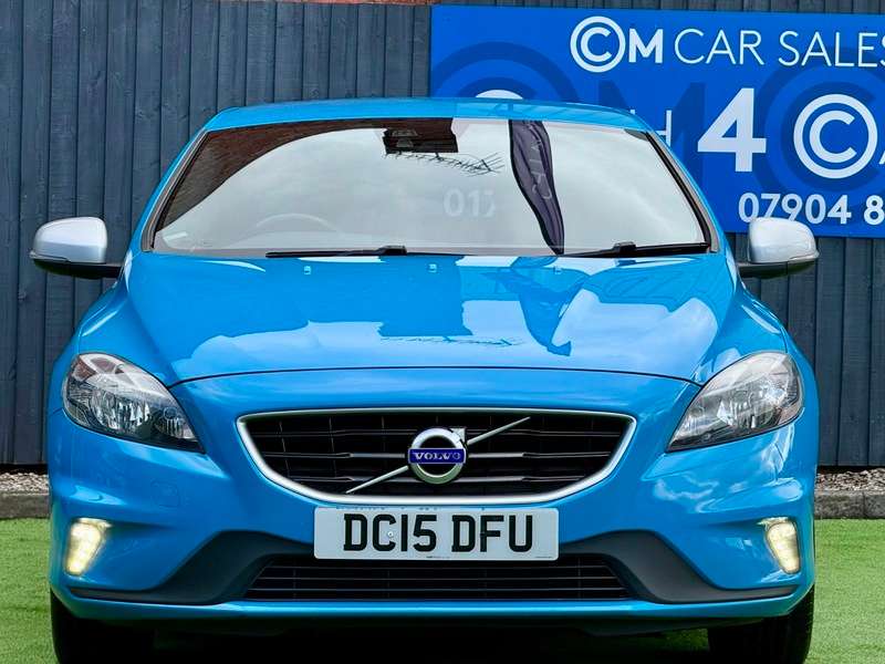 2015 VOLVO V40 2015 VOLVO V40