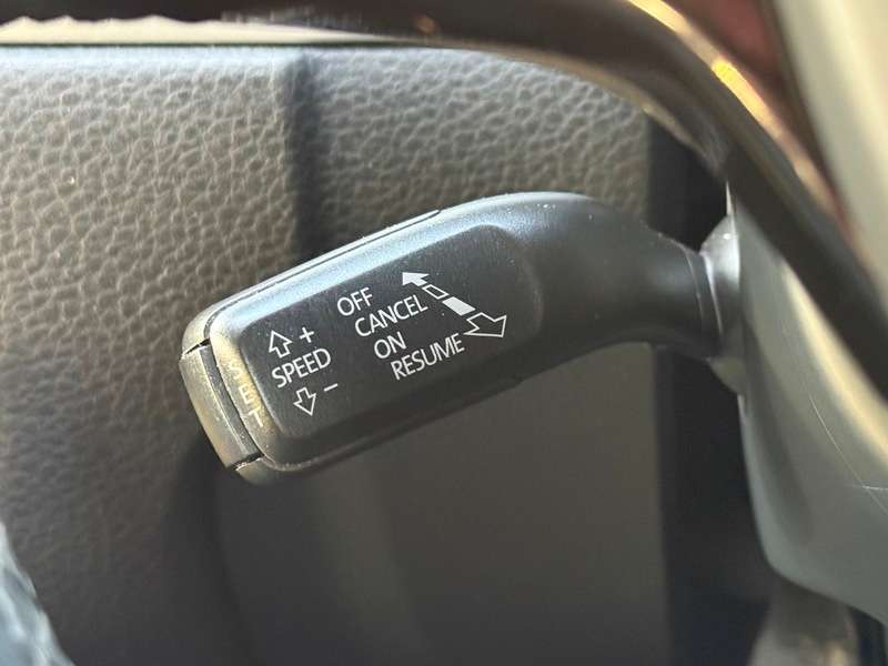 2011 VOLKSWAGEN TOUAREG 2011 VOLKSWAGEN TOUAREG