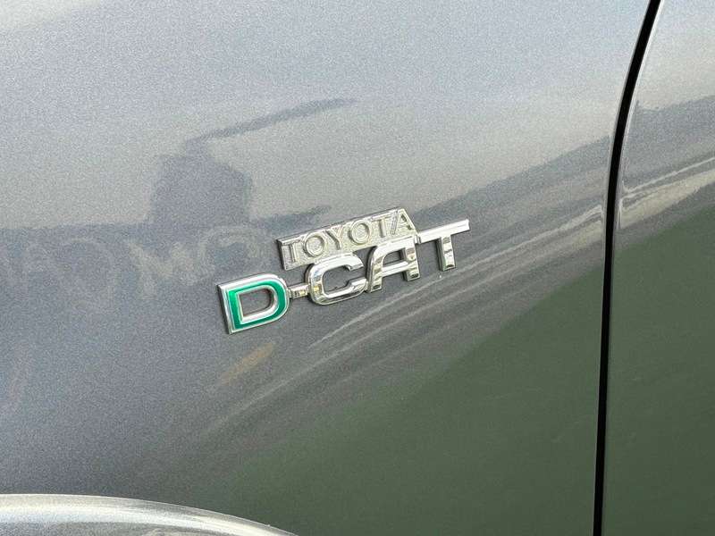 A 2011 TOYOTA RAV4 2.2 D-CAT SR SUV 5dr Diesel Auto 4WD Euro 5 (150 ps) A 2011 TOYOTA RAV4 2.2 D-CAT SR SUV 5dr Diesel Auto 4WD Euro 5 (150 ps)