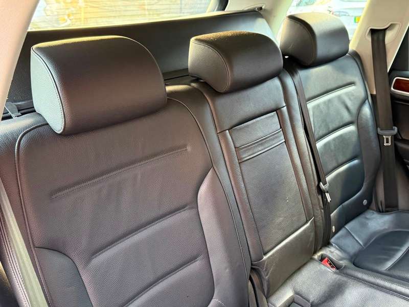 2011 VOLKSWAGEN TOUAREG 2011 VOLKSWAGEN TOUAREG