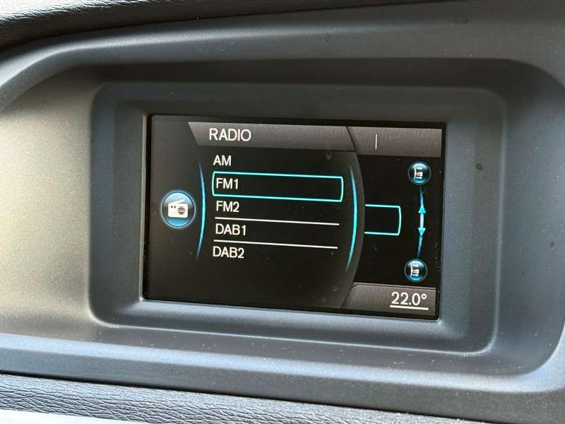 2015 VOLVO V40 2015 VOLVO V40