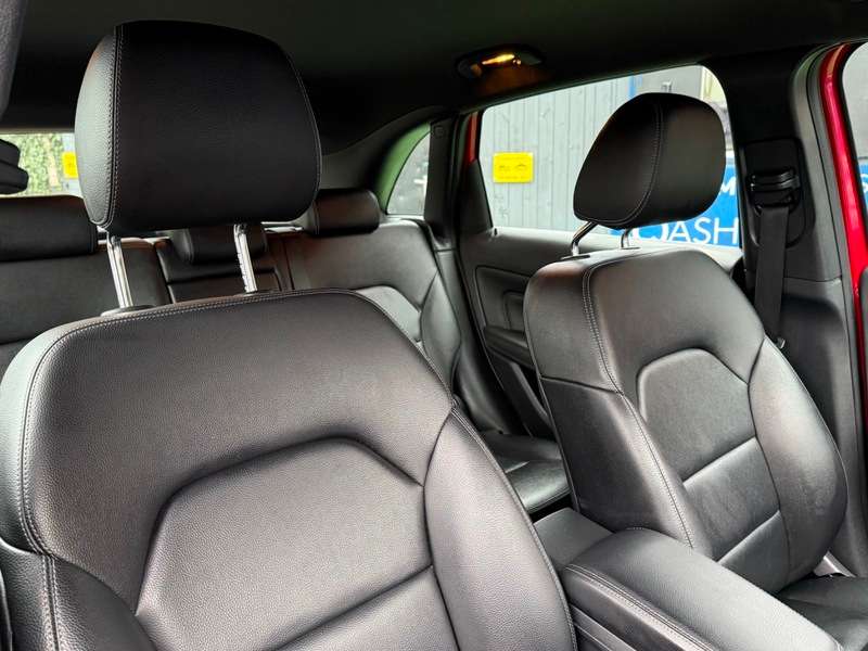 A 2015 MERCEDES-BENZ B CLASS 2.1 B200 CDI Sport MPV 5dr Diesel 7G-DCT Euro 6 (s/s) (136 ps) A 2015 MERCEDES-BENZ B CLASS 2.1 B200 CDI Sport MPV 5dr Diesel 7G-DCT Euro 6 (s/s) (136 ps)