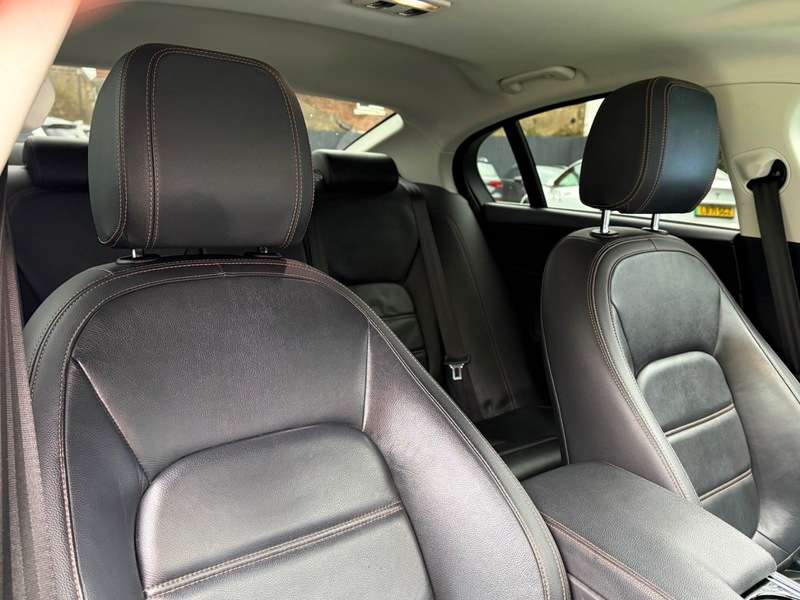 A 2015 JAGUAR XE 2.0d Prestige Saloon 4dr Diesel Manual Euro 6 (s/s) (163 ps) A 2015 JAGUAR XE 2.0d Prestige Saloon 4dr Diesel Manual Euro 6 (s/s) (163 ps)