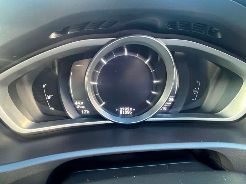 2017 VOLVO V40 2017 VOLVO V40