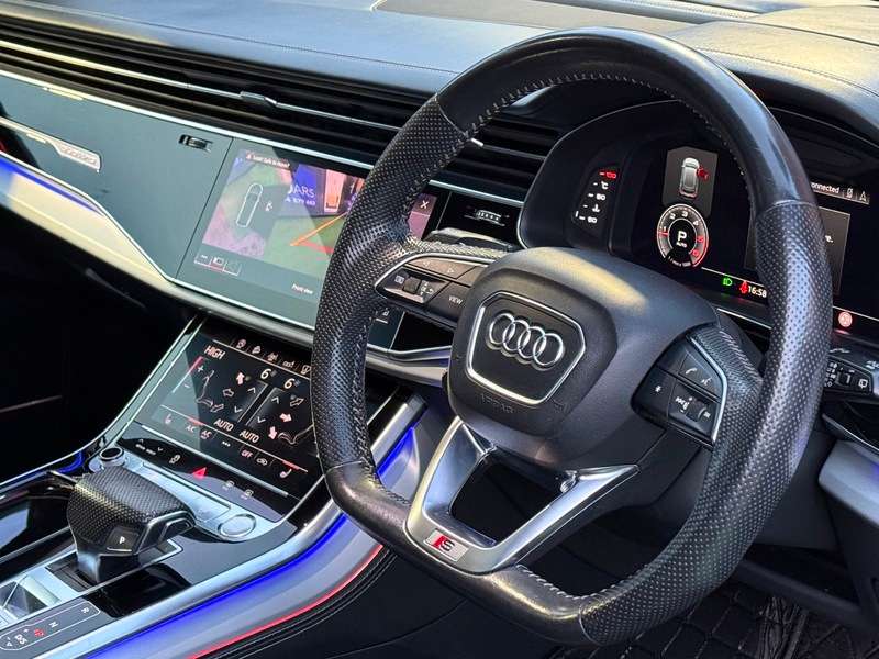 A 2019 AUDI Q8 3.0 TDI V6 50 Vorsprung SUV 5dr Diesel Tiptronic quattro Euro 6 (s/s) (286 ps) A 2019 AUDI Q8 3.0 TDI V6 50 Vorsprung SUV 5dr Diesel Tiptronic quattro Euro 6 (s/s) (286 ps)