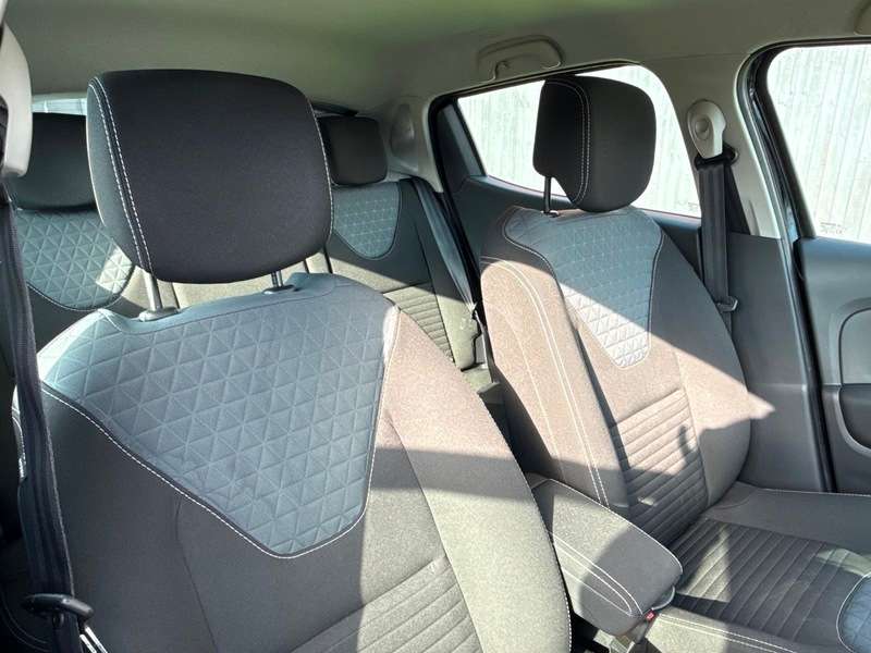 A 2014 RENAULT CLIO 1.5 dCi Dynamique S MediaNav Hatchback 5dr Diesel EDC Euro 5 (90 ps) A 2014 RENAULT CLIO 1.5 dCi Dynamique S MediaNav Hatchback 5dr Diesel EDC Euro 5 (90 ps)