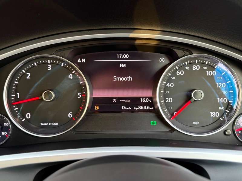 2011 VOLKSWAGEN TOUAREG 2011 VOLKSWAGEN TOUAREG