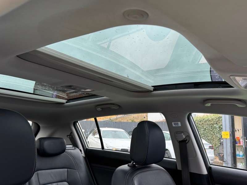 A 2016 KIA SPORTAGE 2.0 CRDi KX-4 SUV 5dr Diesel Manual AWD Euro 5 (181 bhp) A 2016 KIA SPORTAGE 2.0 CRDi KX-4 SUV 5dr Diesel Manual AWD Euro 5 (181 bhp)