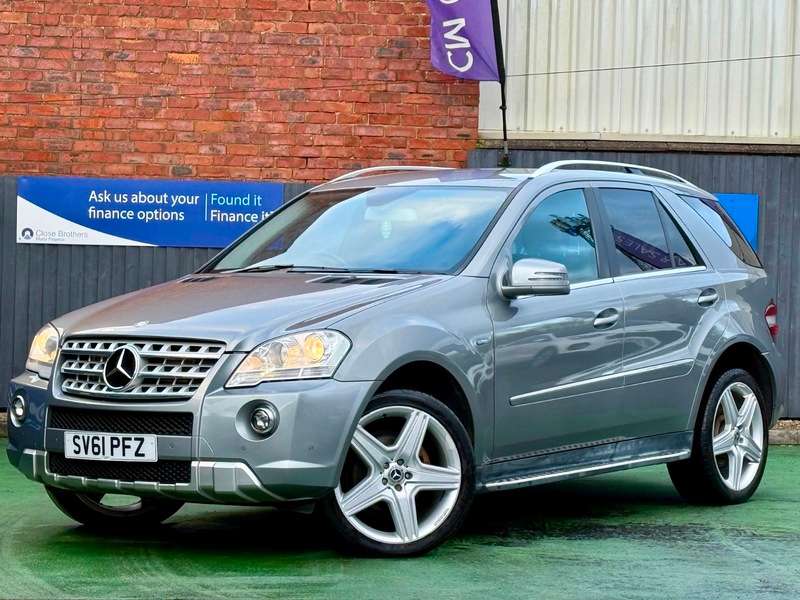 A 2011 MERCEDES-BENZ SL CLASS 3.0 ML300 CDI V6 BlueEfficiency Sport SUV 5dr Diesel G-Tronic 4WD Euro 5 (204 ps) A 2011 MERCEDES-BENZ SL CLASS 3.0 ML300 CDI V6 BlueEfficiency Sport SUV 5dr Diesel G-Tronic 4WD Euro 5 (204 ps)