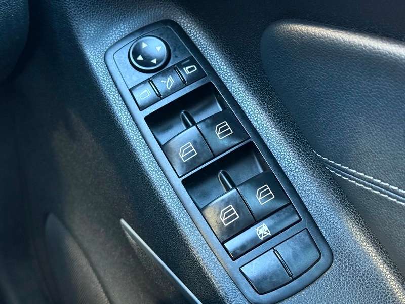 2011 MERCEDES-BENZ SL CLASS 2011 MERCEDES-BENZ SL CLASS