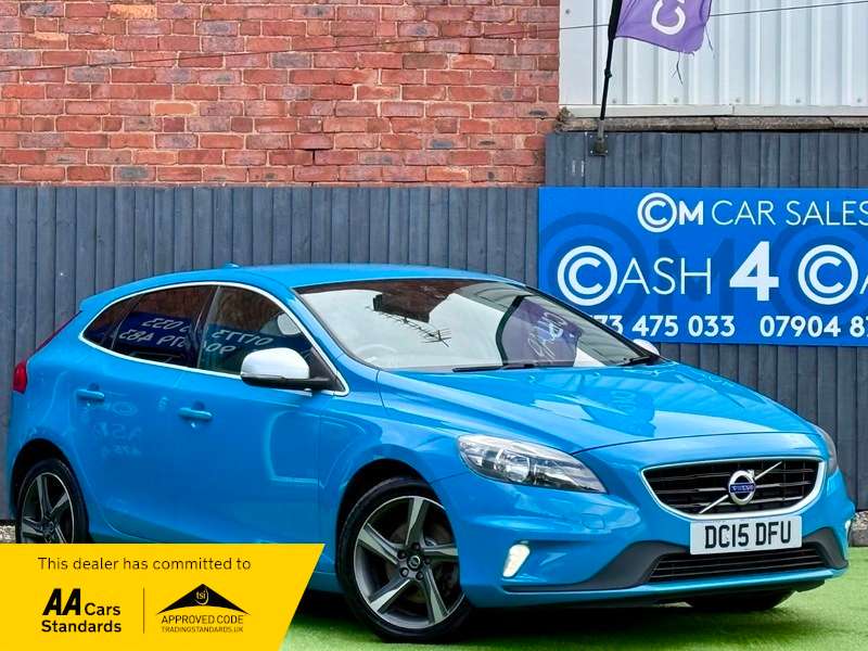 A 2015 VOLVO V40 2.0 T2 R-Design Hatchback 5dr Petrol Manual Euro 6 (s/s) (122 ps) A 2015 VOLVO V40 2.0 T2 R-Design Hatchback 5dr Petrol Manual Euro 6 (s/s) (122 ps)