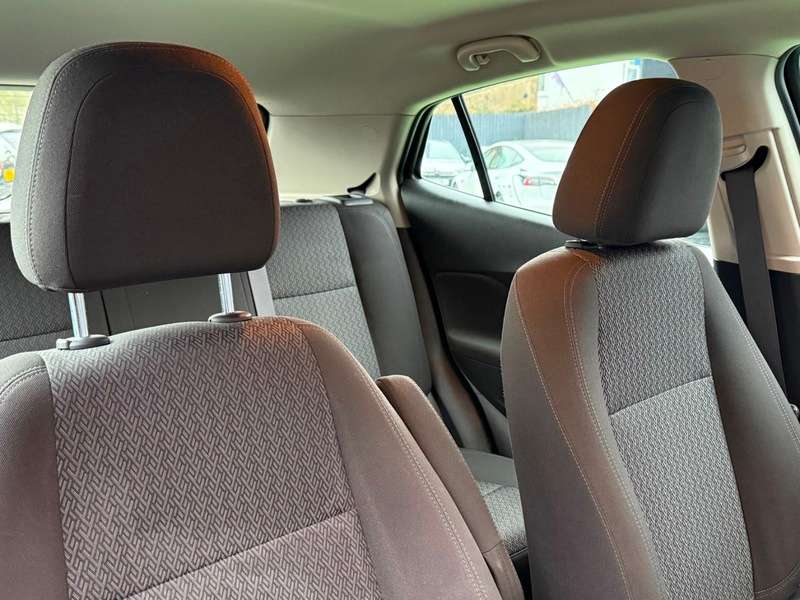 A 2017 VAUXHALL MOKKA 1.6i Active SUV 5dr Petrol Manual Euro 6 (s/s) (115 ps) A 2017 VAUXHALL MOKKA 1.6i Active SUV 5dr Petrol Manual Euro 6 (s/s) (115 ps)