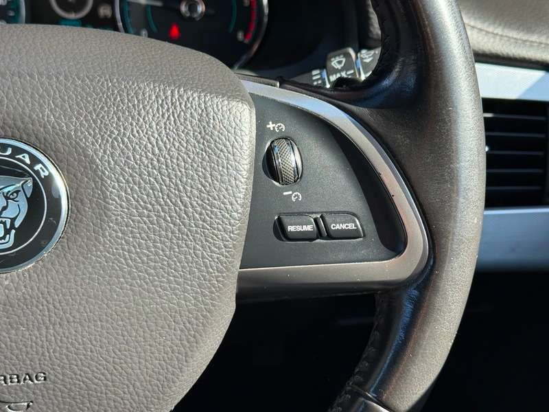 2015 JAGUAR XF 2015 JAGUAR XF