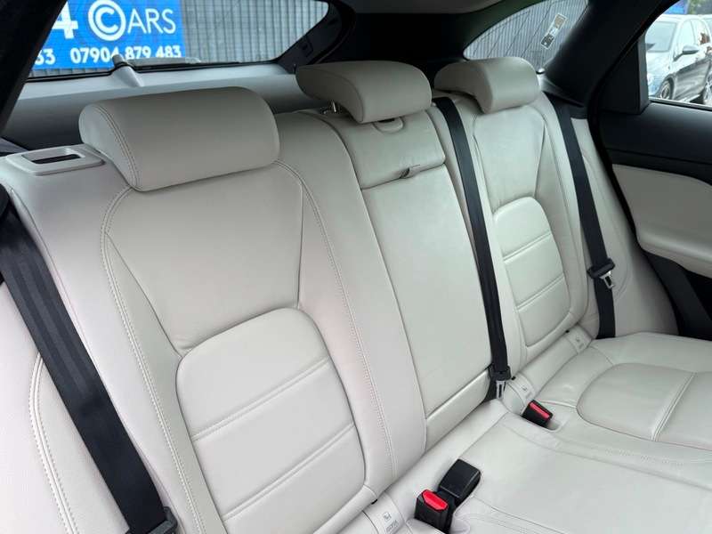 2016 JAGUAR F-PACE 2016 JAGUAR F-PACE