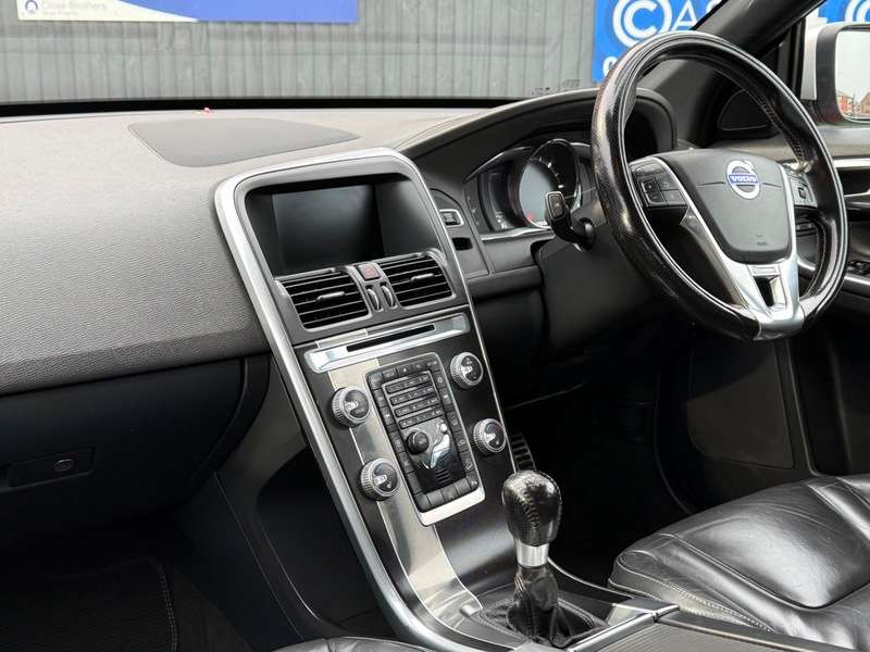 A 2016 VOLVO XC60 2.4 D4 R-Design Lux Nav SUV 5dr Diesel Manual AWD Euro 6 (s/s) (190 ps) A 2016 VOLVO XC60 2.4 D4 R-Design Lux Nav SUV 5dr Diesel Manual AWD Euro 6 (s/s) (190 ps)