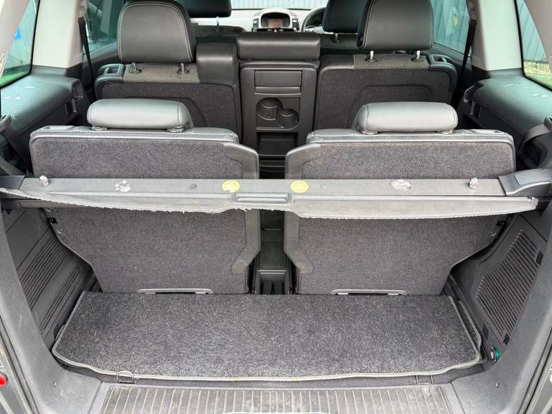 A 2010 VAUXHALL ZAFIRA 1.6 16V Design MPV 5dr Petrol Manual Euro 4 (115 ps) A 2010 VAUXHALL ZAFIRA 1.6 16V Design MPV 5dr Petrol Manual Euro 4 (115 ps)
