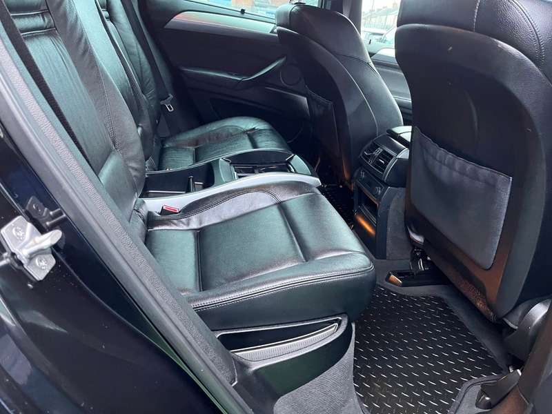 2011 BMW X6 2011 BMW X6