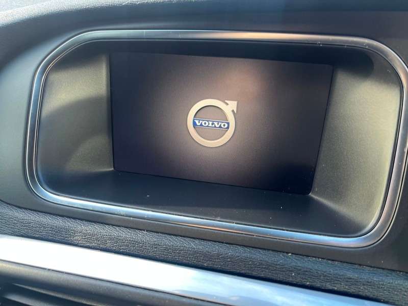 2017 VOLVO V40 2017 VOLVO V40