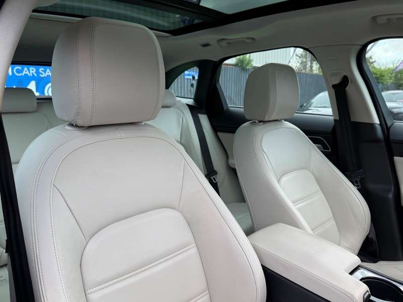 A 2016 JAGUAR F-PACE 2.0 D180 Prestige SUV 5dr Diesel Auto AWD Euro 6 (s/s) (180 ps) A 2016 JAGUAR F-PACE 2.0 D180 Prestige SUV 5dr Diesel Auto AWD Euro 6 (s/s) (180 ps)