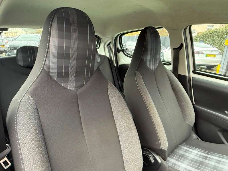 A 2019 PEUGEOT 108 1.0 Active Hatchback 5dr Petrol Manual Euro 6 (72 ps) A 2019 PEUGEOT 108 1.0 Active Hatchback 5dr Petrol Manual Euro 6 (72 ps)