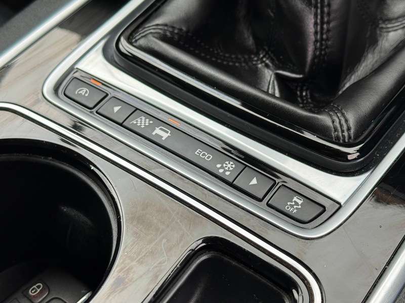 2015 JAGUAR XE 2015 JAGUAR XE