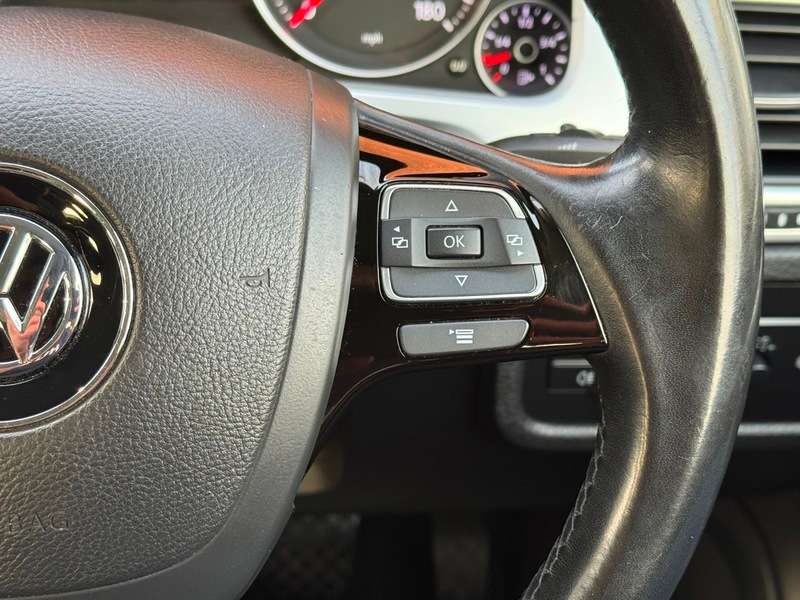 2011 VOLKSWAGEN TOUAREG 2011 VOLKSWAGEN TOUAREG