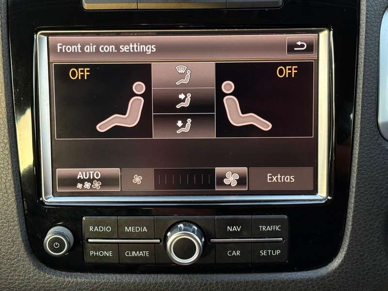 2011 VOLKSWAGEN TOUAREG 2011 VOLKSWAGEN TOUAREG