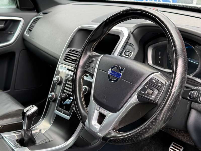 A 2015 VOLVO XC60 2.0 D4 R-Design Nav SUV 5dr Diesel Manual Euro 6 (s/s) (190 ps) A 2015 VOLVO XC60 2.0 D4 R-Design Nav SUV 5dr Diesel Manual Euro 6 (s/s) (190 ps)