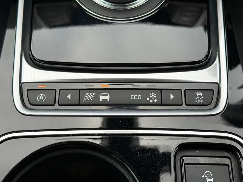 2016 JAGUAR F-PACE 2016 JAGUAR F-PACE