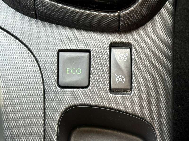 2014 RENAULT CLIO 2014 RENAULT CLIO