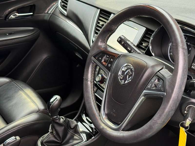 A 2017 VAUXHALL MOKKA 1.4i Turbo Elite SUV 5dr Petrol Manual Euro 6 (s/s) (140 ps) A 2017 VAUXHALL MOKKA 1.4i Turbo Elite SUV 5dr Petrol Manual Euro 6 (s/s) (140 ps)
