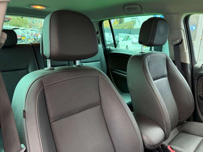 A 2017 VAUXHALL ZAFIRA 1.4i Turbo SRi Nav MPV 5dr Petrol Manual Euro 6 (140 ps) A 2017 VAUXHALL ZAFIRA 1.4i Turbo SRi Nav MPV 5dr Petrol Manual Euro 6 (140 ps)