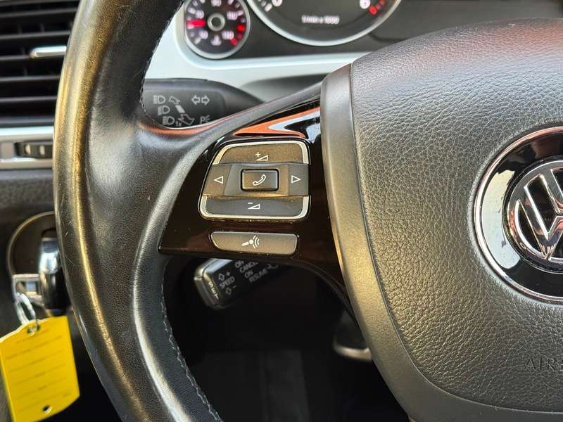 2011 VOLKSWAGEN TOUAREG 2011 VOLKSWAGEN TOUAREG