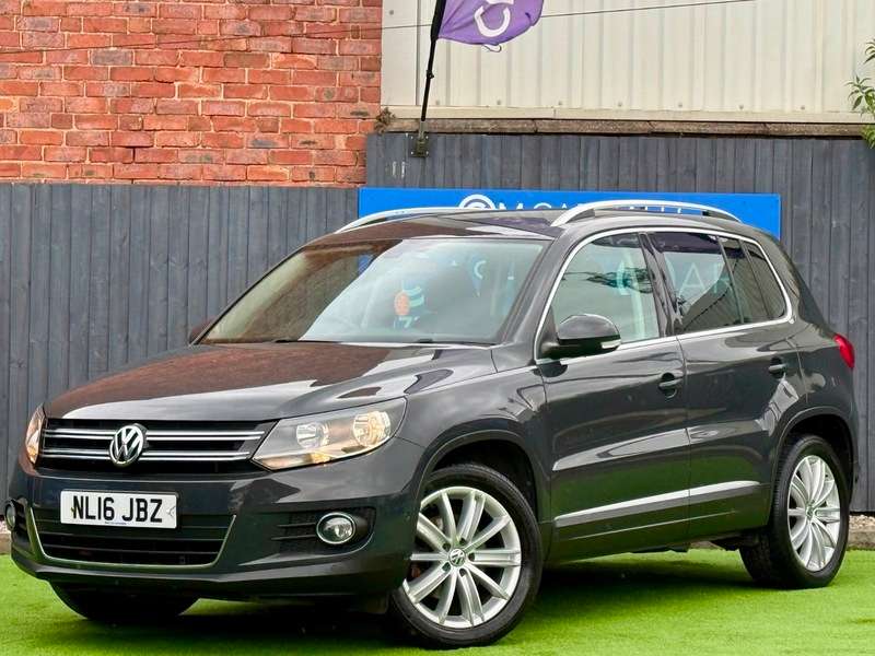 A 2016 VOLKSWAGEN TIGUAN 2.0 TDI BlueMotion Tech SE Navigation SUV 5dr Diesel Manual 4Motion Euro 6 (s/s) (150 ps) A 2016 VOLKSWAGEN TIGUAN 2.0 TDI BlueMotion Tech SE Navigation SUV 5dr Diesel Manual 4Motion Euro 6 (s/s) (150 ps)