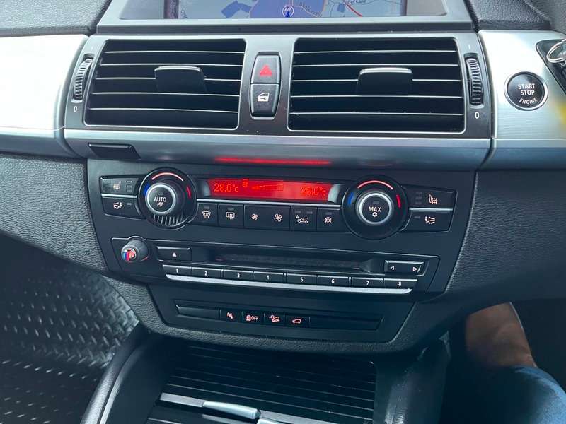 2011 BMW X6 2011 BMW X6