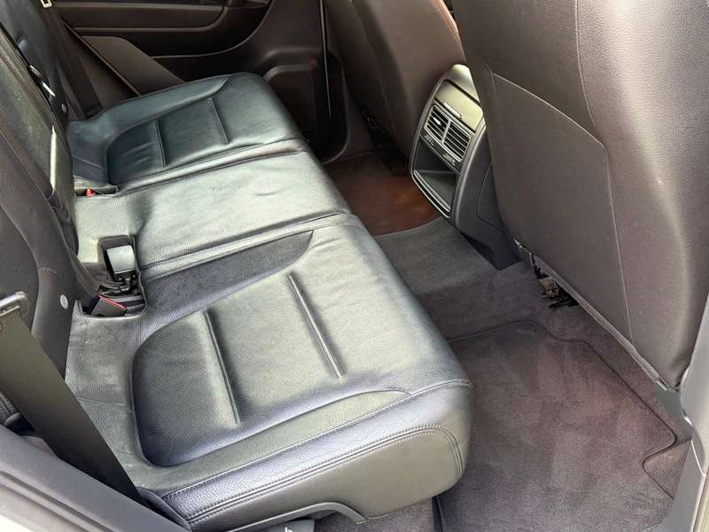 2011 VOLKSWAGEN TOUAREG 2011 VOLKSWAGEN TOUAREG