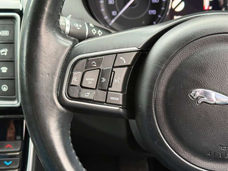 2015 JAGUAR XE 2015 JAGUAR XE