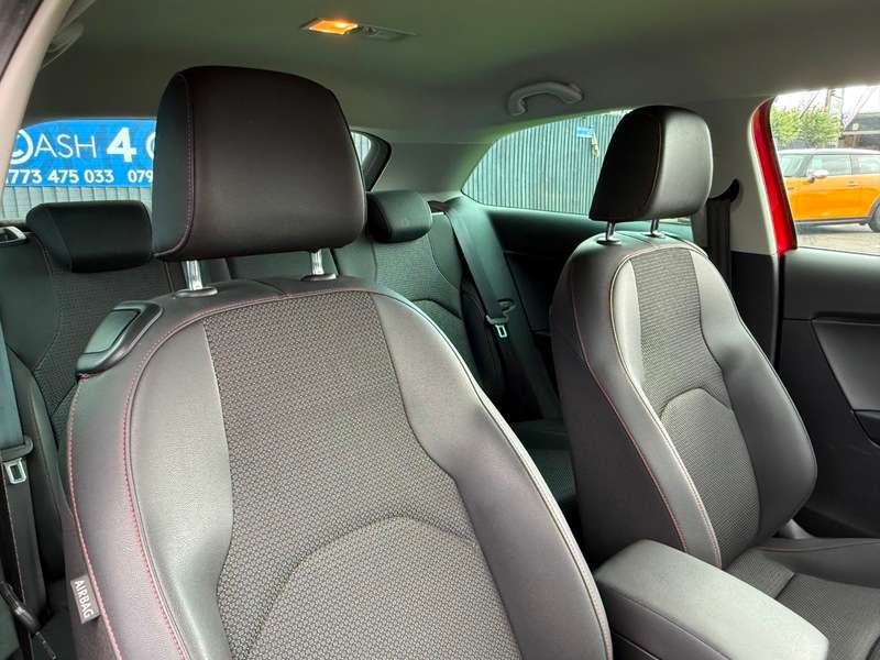 A 2014 SEAT LEON 2.0 TDI CR FR Sport Coupe 3dr Diesel Manual Euro 5 (s/s) (184 ps) A 2014 SEAT LEON 2.0 TDI CR FR Sport Coupe 3dr Diesel Manual Euro 5 (s/s) (184 ps)