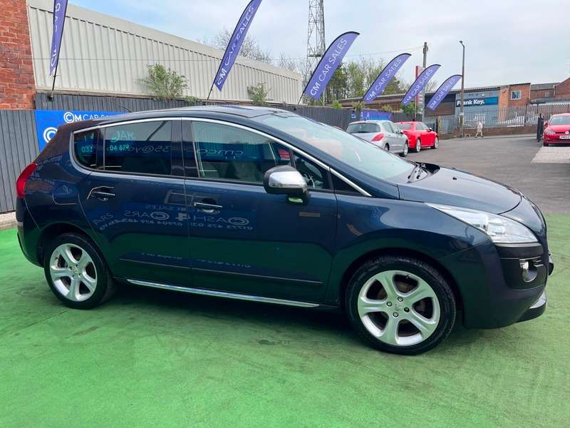 A 2013 PEUGEOT 3008 1.6 HDi Allure SUV 5dr Diesel Manual Euro 5 (115 ps) A 2013 PEUGEOT 3008 1.6 HDi Allure SUV 5dr Diesel Manual Euro 5 (115 ps)