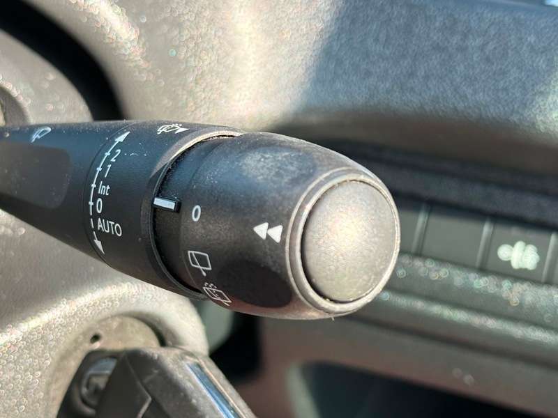 2012 PEUGEOT 208 2012 PEUGEOT 208