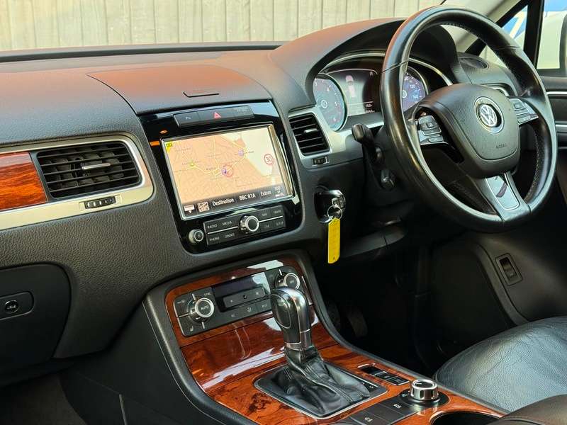 2011 VOLKSWAGEN TOUAREG 2011 VOLKSWAGEN TOUAREG