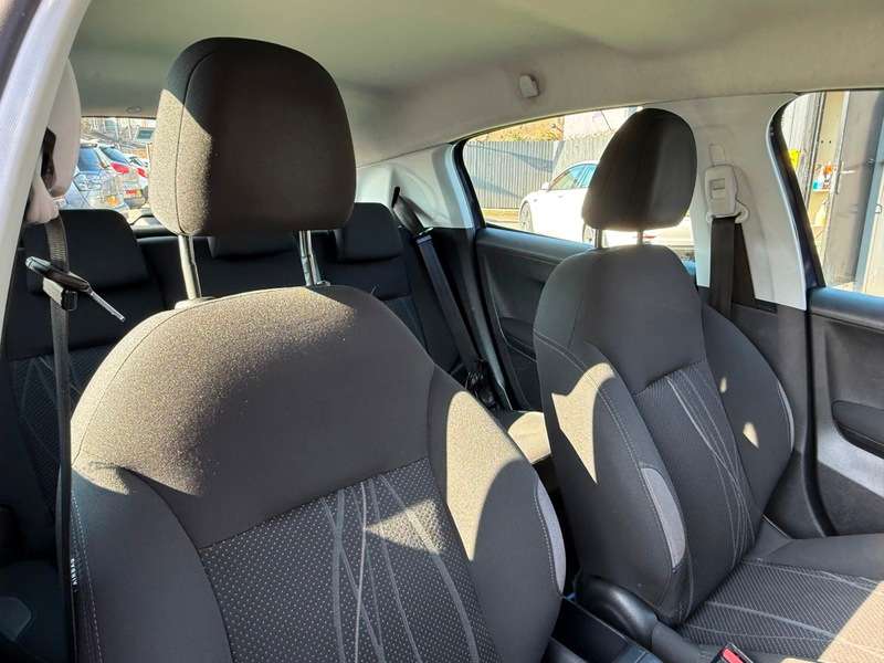 A 2012 PEUGEOT 208 1.4 e-HDi Active Hatchback 5dr Diesel EGC Euro 5 (s/s) (70 ps) A 2012 PEUGEOT 208 1.4 e-HDi Active Hatchback 5dr Diesel EGC Euro 5 (s/s) (70 ps)