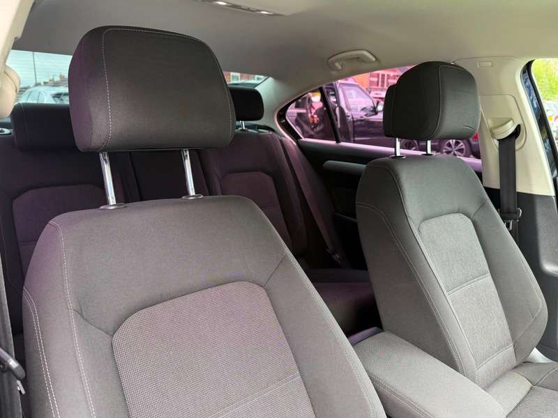 A 2015 VOLKSWAGEN PASSAT 1.6 TDI BlueMotion Tech SE Saloon 4dr Diesel Manual Euro 6 (s/s) (120 ps) A 2015 VOLKSWAGEN PASSAT 1.6 TDI BlueMotion Tech SE Saloon 4dr Diesel Manual Euro 6 (s/s) (120 ps)