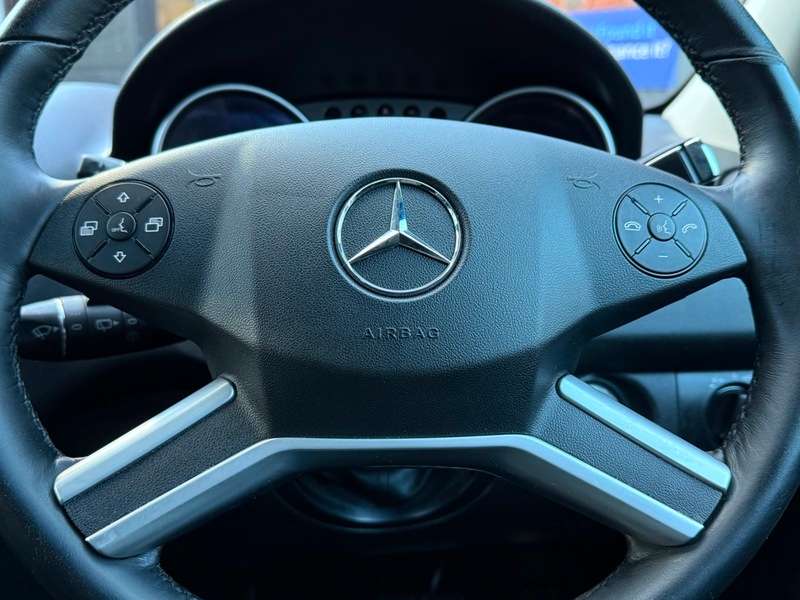 2011 MERCEDES-BENZ SL CLASS 2011 MERCEDES-BENZ SL CLASS